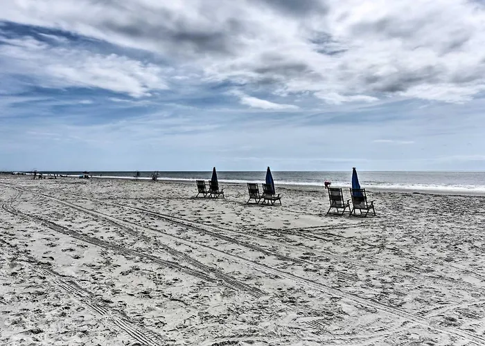 Hilton Head Condo With Golf Views Walk To Beach!